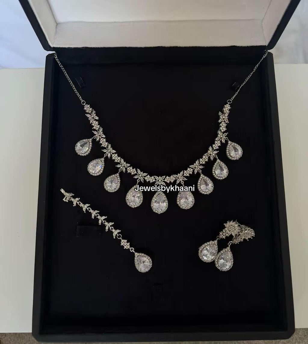 Silver plated 3 pieces Indian/Pakistani Walima Bridal  Jewelry Set  (Necklace, earrings and tikka)