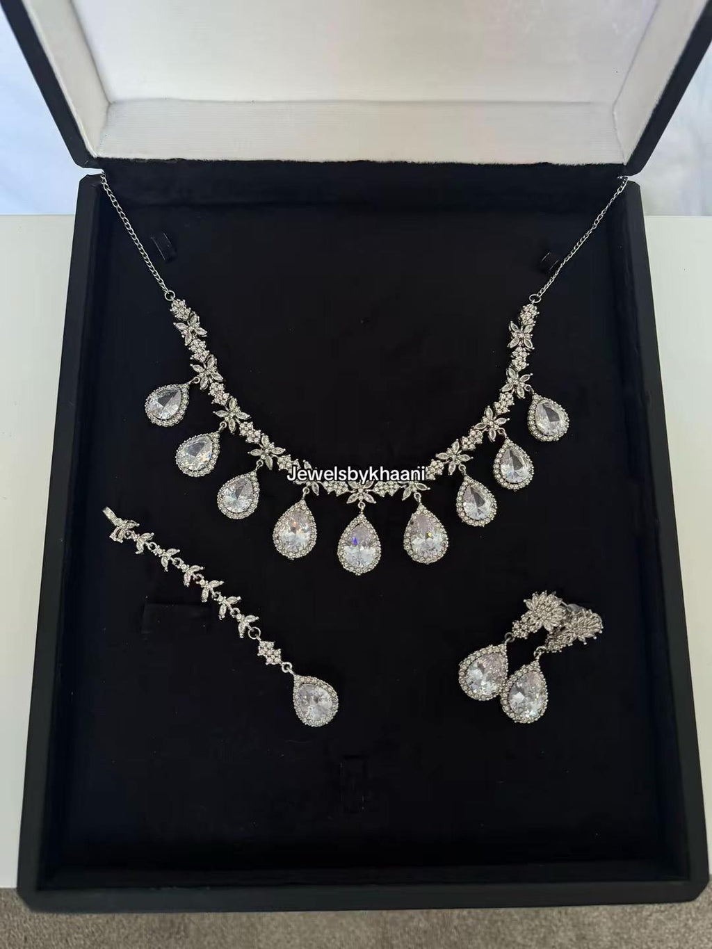 Silver plated 3 pieces Indian/Pakistani Walima Bridal  Jewelry Set  (Necklace, earrings and tikka)
