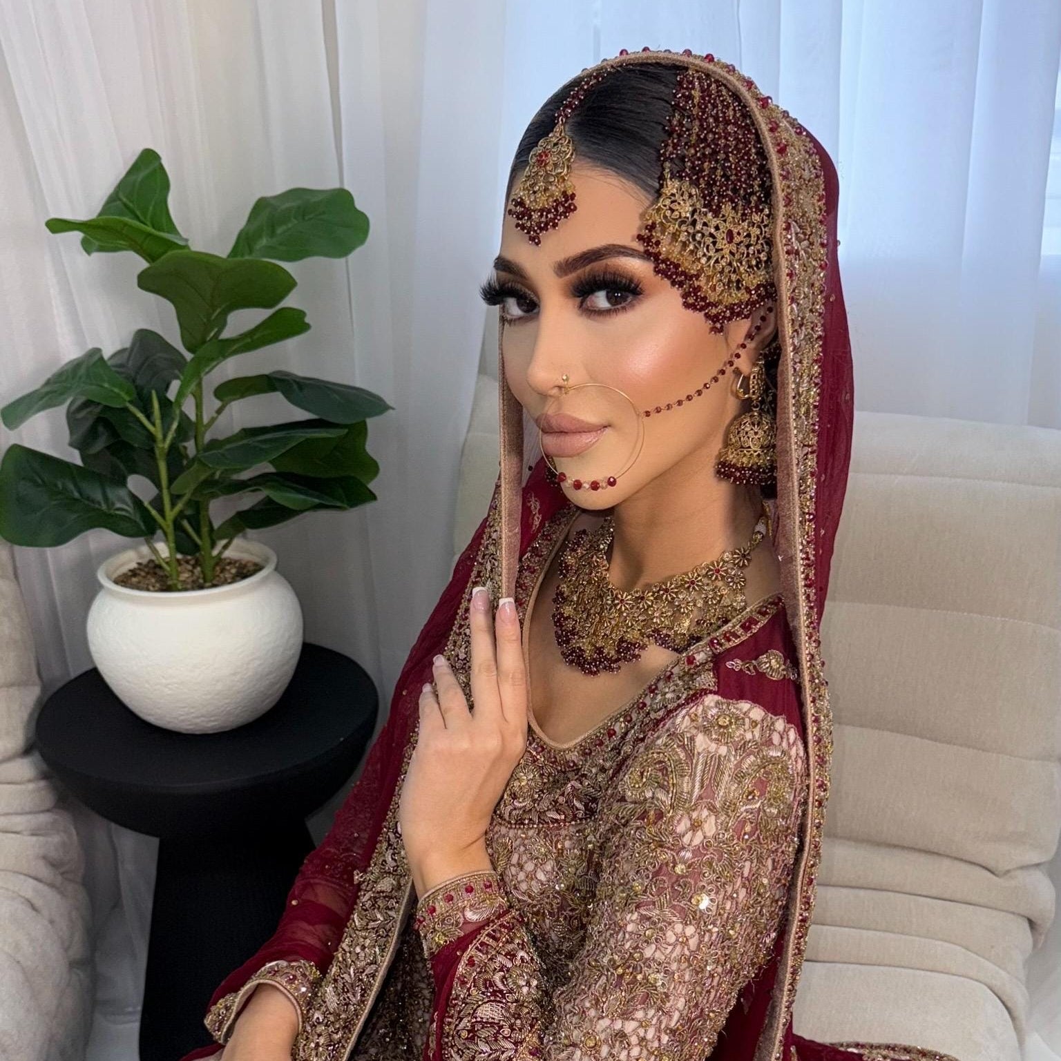 24k Gold plated 4pcs  bride Indian/Pakistani Bridal Choker Jewelry Set for Wedding (Necklace, Maang Tikka, Jhumka Earrings, Jhoomar)