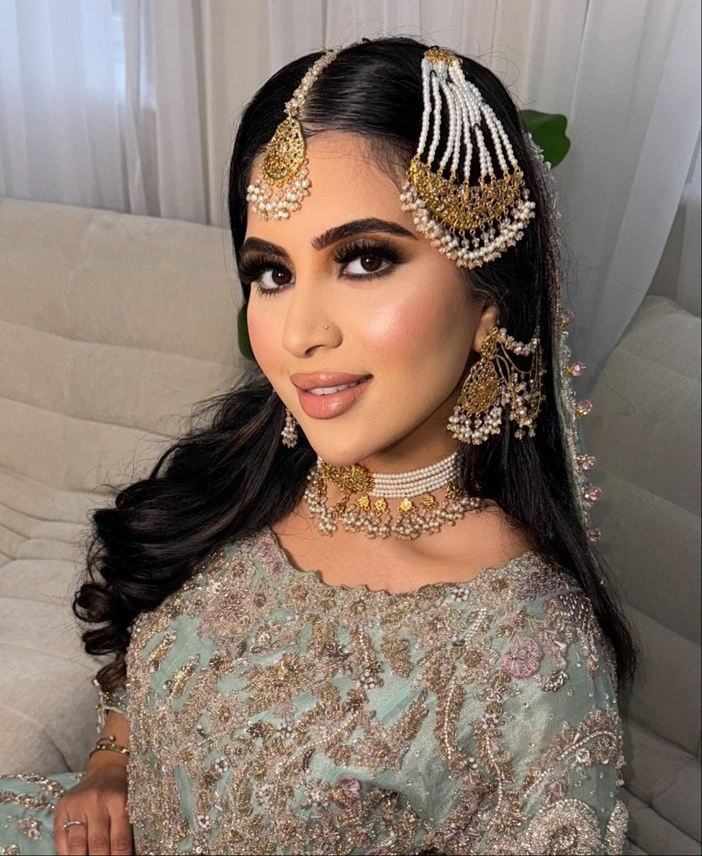 24k Gold plated 5pcs  bride Indian/Pakistani Bridal Choker Jewelry Set for Wedding (Necklace, Maang Tikka, Jhumka Earrings, Jhoomar)