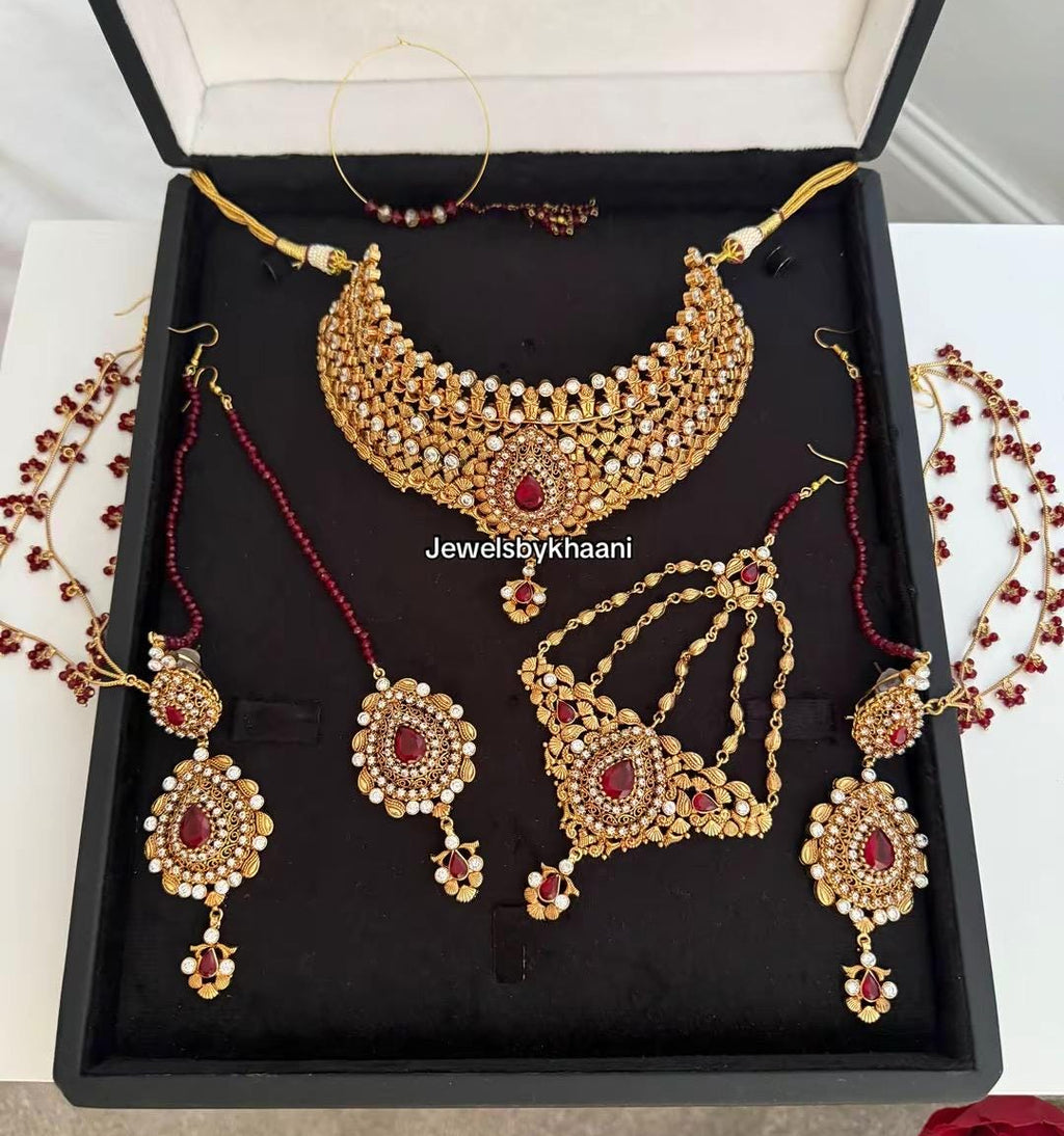 24k Gold plated 4pcs  bride Indian/Pakistani Bridal Choker Jewelry Set for Wedding (Necklace, Maang Tikka, Jhumka Earrings, Jhoomar)