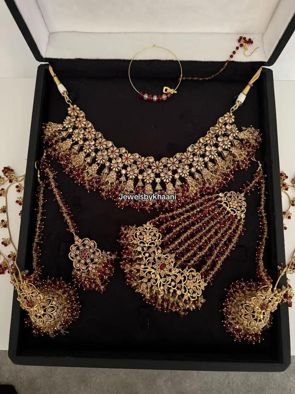 24k Gold plated 4pcs  bride Indian/Pakistani Bridal Choker Jewelry Set for Wedding (Necklace, Maang Tikka, Jhumka Earrings, Jhoomar)