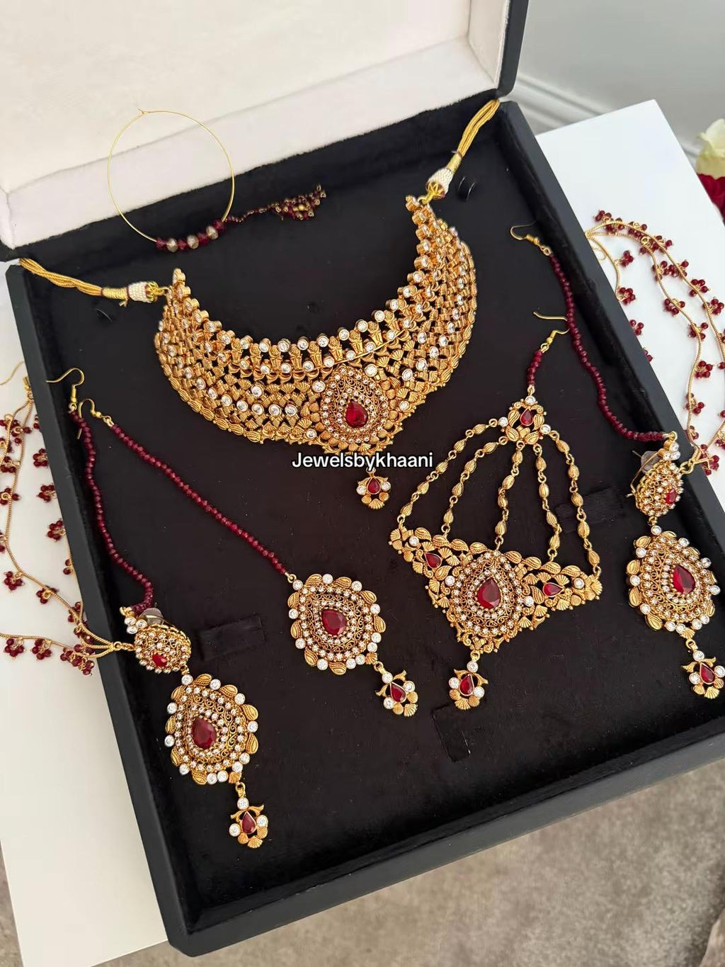 24k Gold plated 4pcs  bride Indian/Pakistani Bridal Choker Jewelry Set for Wedding (Necklace, Maang Tikka, Jhumka Earrings, Jhoomar)