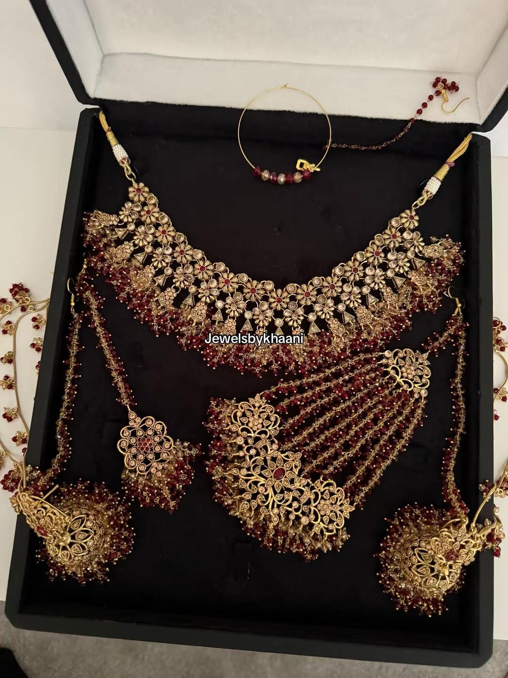 24k Gold plated 4pcs  bride Indian/Pakistani Bridal Choker Jewelry Set for Wedding (Necklace, Maang Tikka, Jhumka Earrings, Jhoomar)
