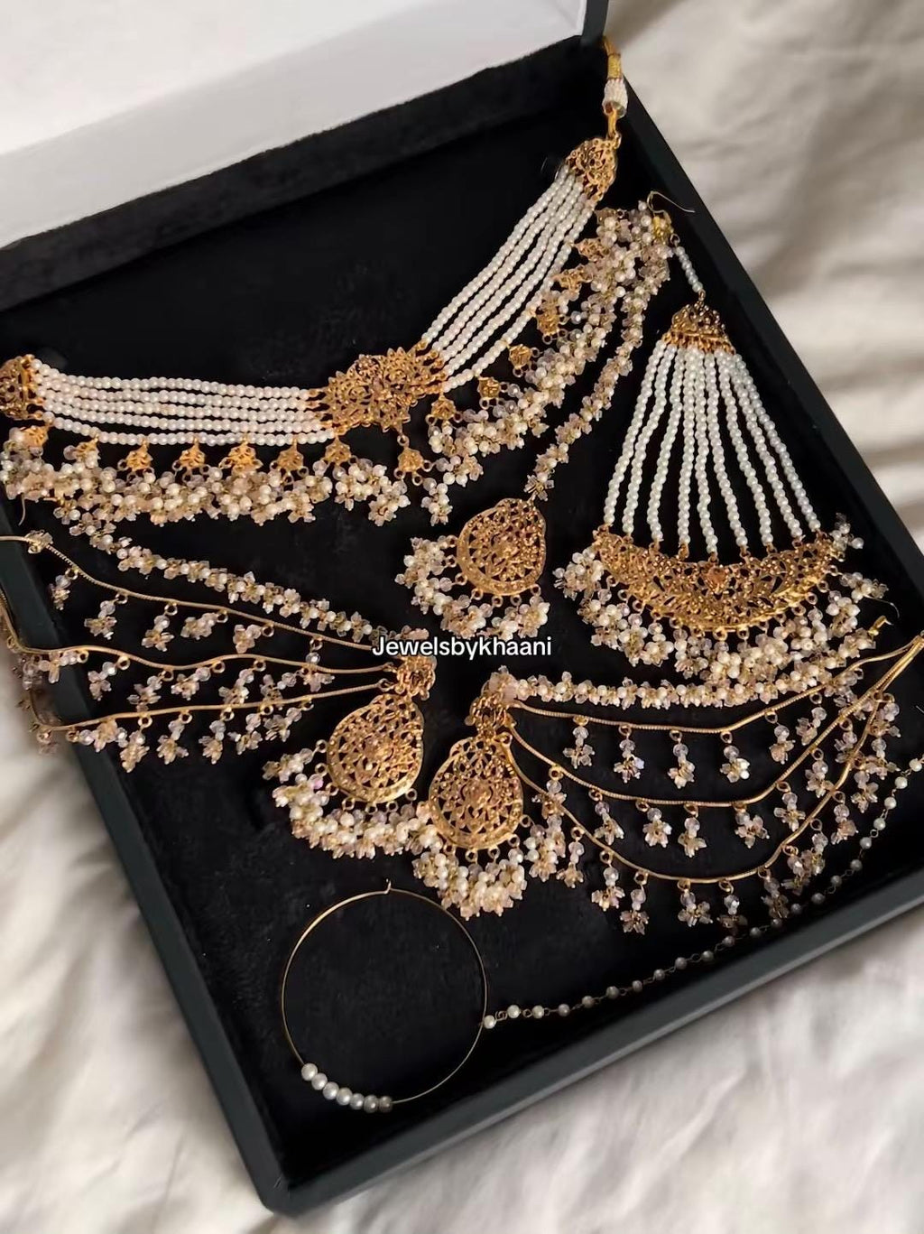 24k Gold plated 5pcs  bride Indian/Pakistani Bridal Choker Jewelry Set for Wedding (Necklace, Maang Tikka, Jhumka Earrings, Jhoomar)