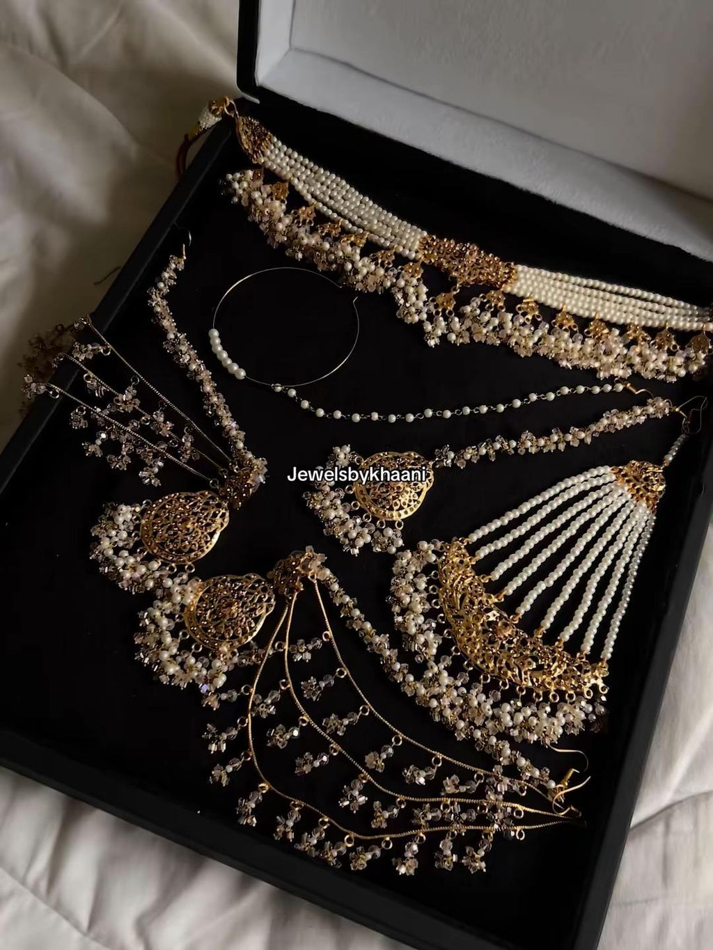 24k Gold plated 5pcs  bride Indian/Pakistani Bridal Choker Jewelry Set for Wedding (Necklace, Maang Tikka, Jhumka Earrings, Jhoomar)