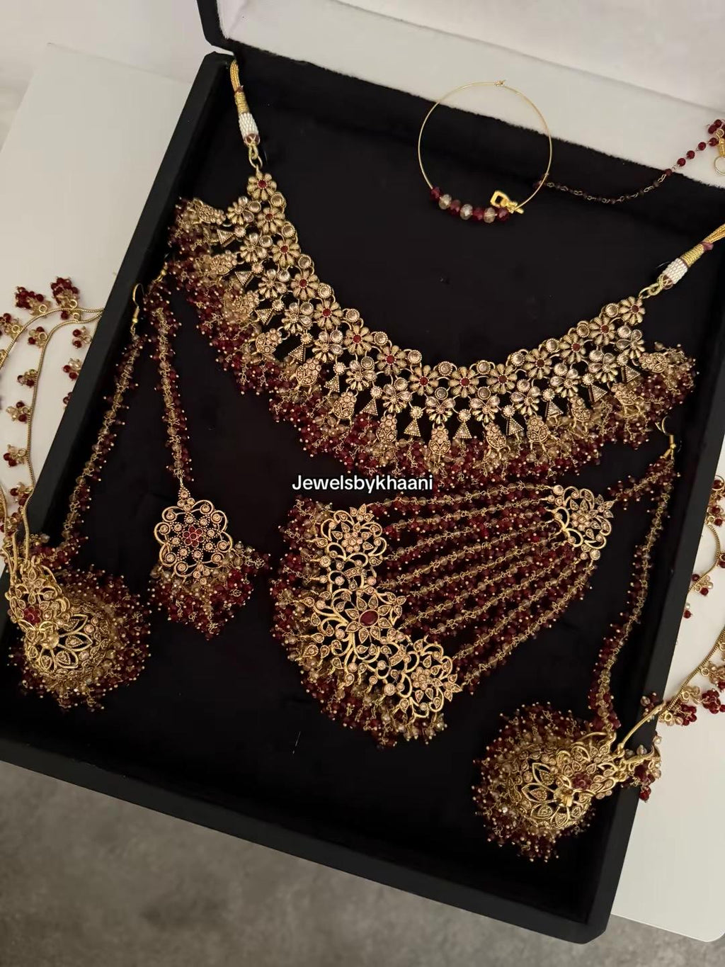 24k Gold plated 4pcs  bride Indian/Pakistani Bridal Choker Jewelry Set for Wedding (Necklace, Maang Tikka, Jhumka Earrings, Jhoomar)