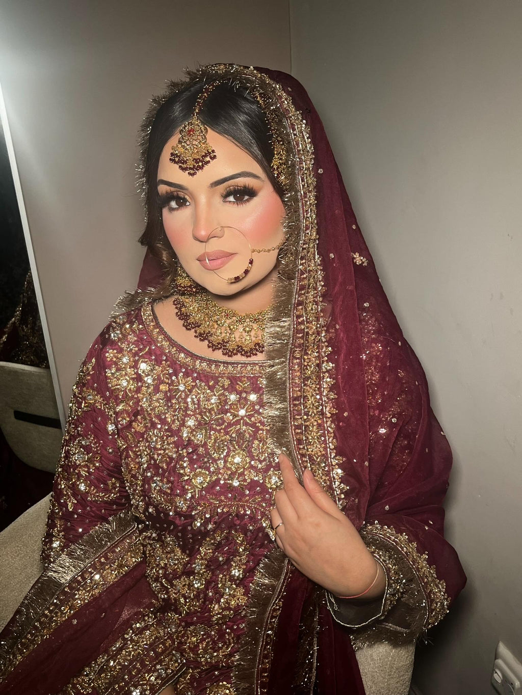 24k Gold plated 4pcs  bride Indian/Pakistani Bridal Choker Jewelry Set for Wedding (Necklace, Maang Tikka, Jhumka Earrings, Jhoomar)