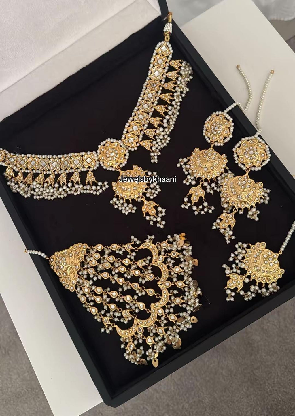 24k Gold plated 5pcs  bride Indian/Pakistani Kundan Bridal Choker Jewelry Set for Wedding (Necklace, Maang Tikka, Jhumka Earrings, Jhoomar)